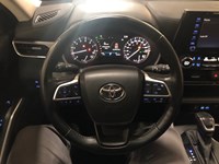 2022 Toyota Highlander XLE AWD - 2 Sets of Wheels Incl.