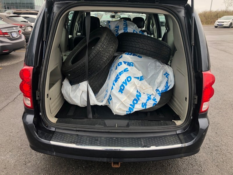 2014 Dodge Grand Caravan SE/CVP | 2 Sets of Wheels Included!