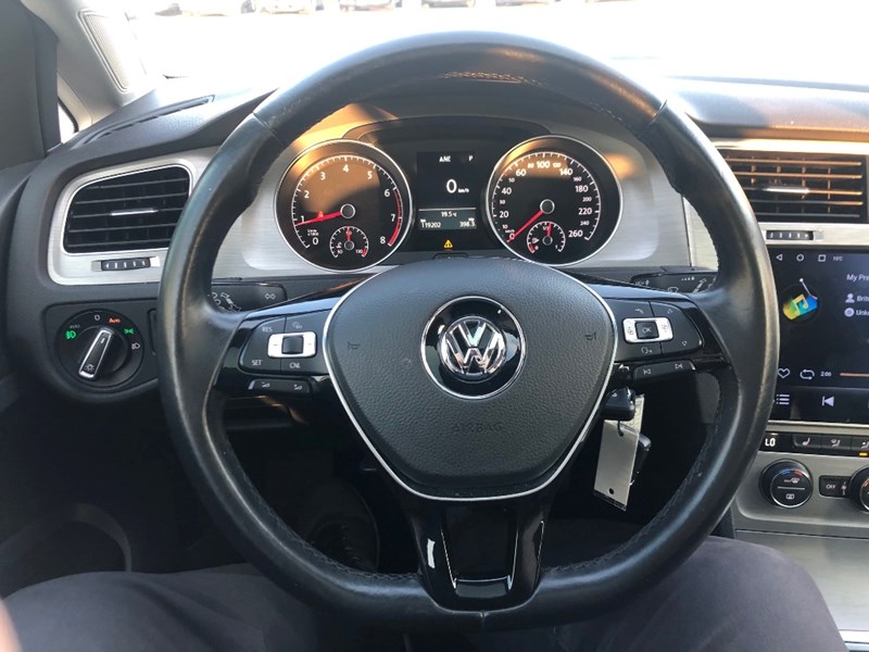 2015 Volkswagen Golf 1.8 TSI Highline | 2 Sets of Wheels Included!
