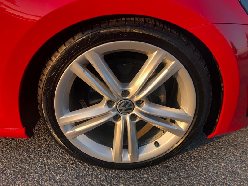 2015 Volkswagen Golf 1.8 TSI Highline | 2 Sets of Wheels Included!