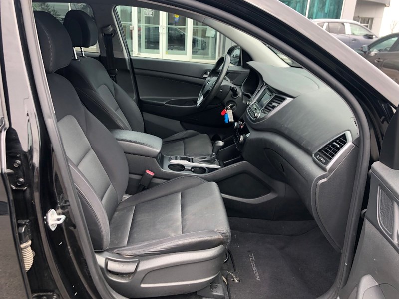 2016 Hyundai Tucson AWD 2.0L Premium | 2 Sets of Wheels Included!