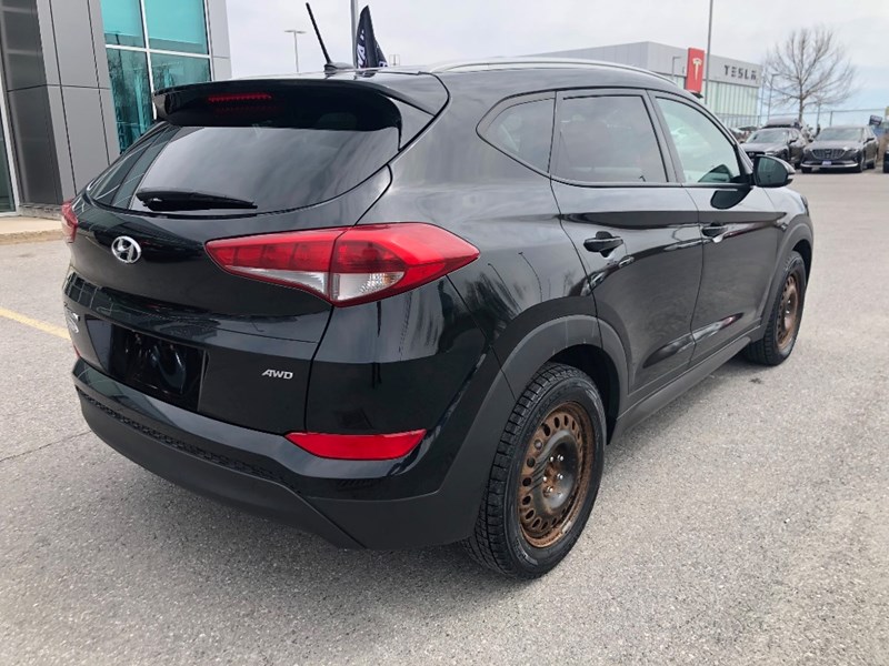 2016 Hyundai Tucson AWD 2.0L Premium | 2 Sets of Wheels Included!