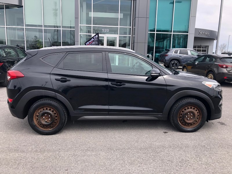 2016 Hyundai Tucson AWD 2.0L Premium | 2 Sets of Wheels Included!