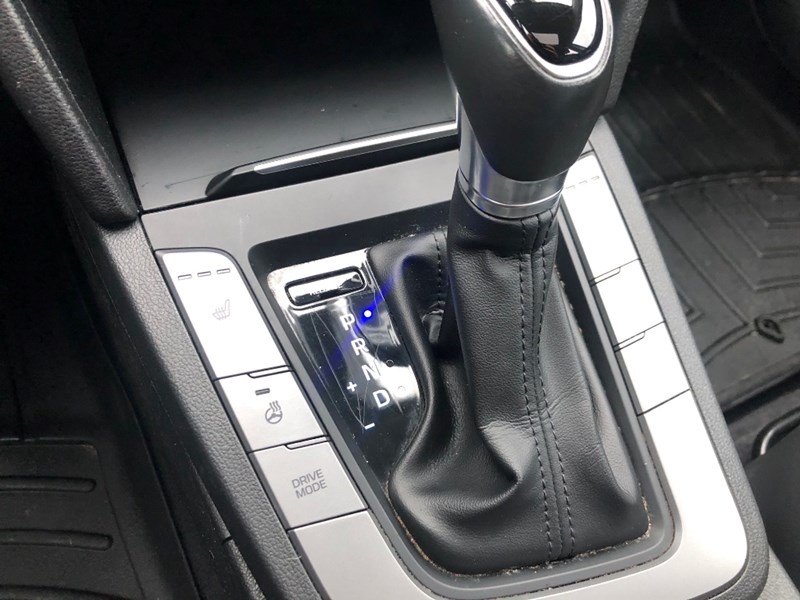 2018 Hyundai Elantra GLS | 2 Sets of Wheels