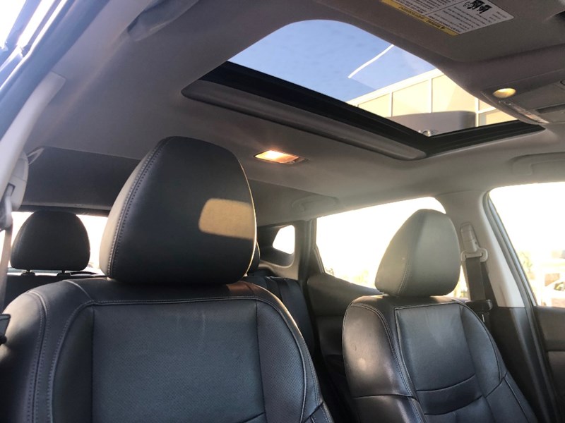 2018 Nissan Qashqai SL AWD | 2 Sets of Wheels Included!