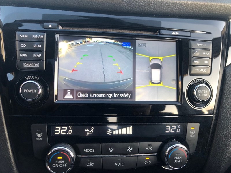 2018 Nissan Qashqai SL AWD | 2 Sets of Wheels Included!