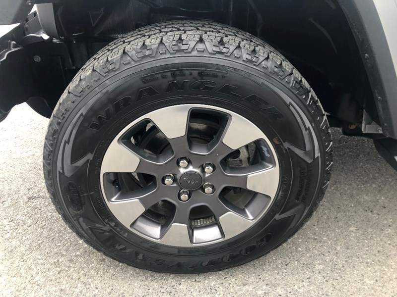 2020 Jeep Wrangler Unlimited Sahara 4x4 w/ My Sky Power Top | 2 Sets of Wheels