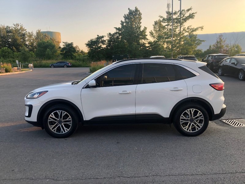 2021 Ford Escape SEL Hybrid AWD | 2 Sets of Wheels Included!