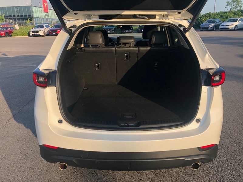 2022 Mazda CX-5 GS AWD | Comfort Package & Navigation