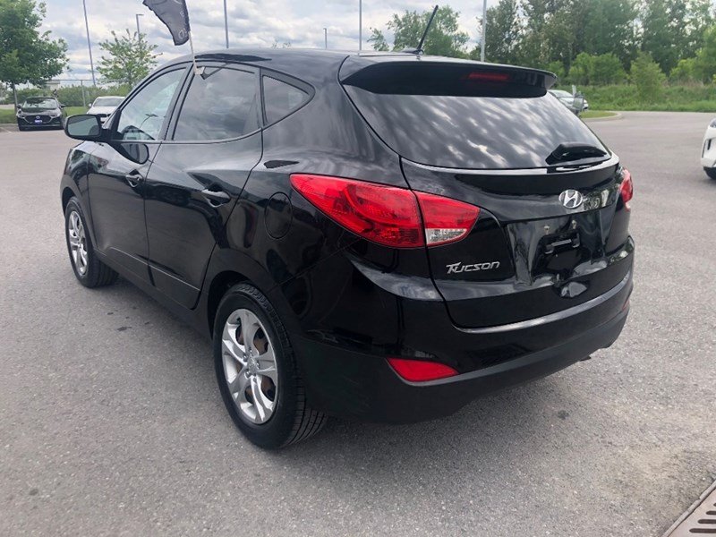 2014 Hyundai Tucson GL - 2 Sets of Wheels Included!