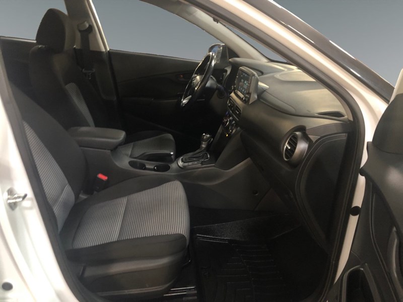 2019 Hyundai Kona 2.0L Preferred FWD w/Two-Tone Roof