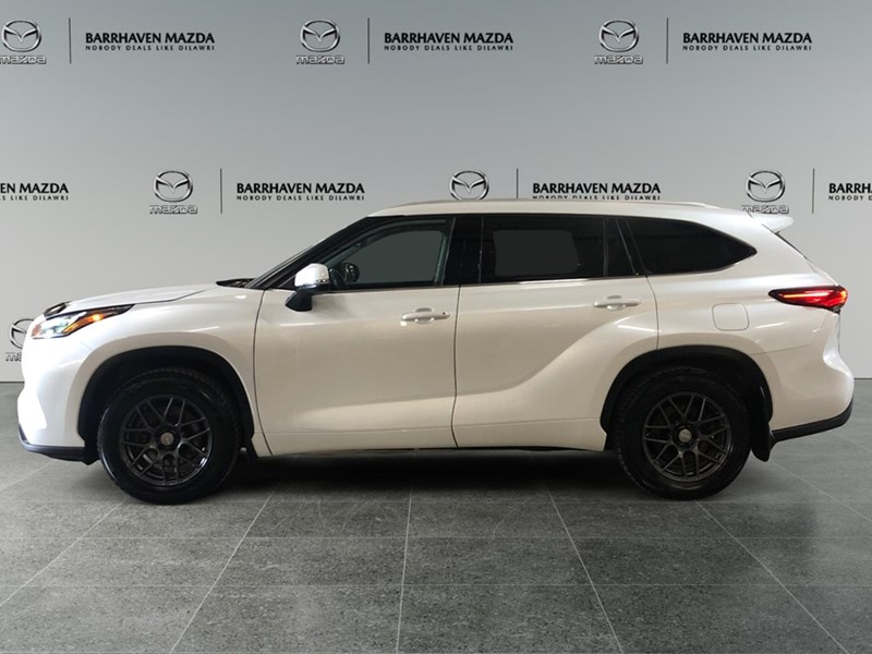2022 Toyota Highlander XLE AWD - 2 Sets of Wheels Incl.