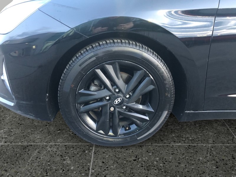 2020 Hyundai Elantra Preferred w/Sun& Safety Pkg | 2 Sets of Tires Incl