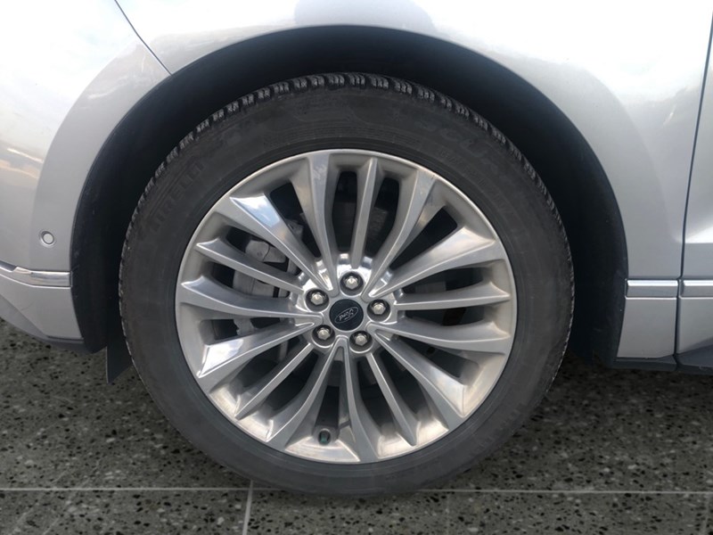 2022 Ford Edge Titanium AWD