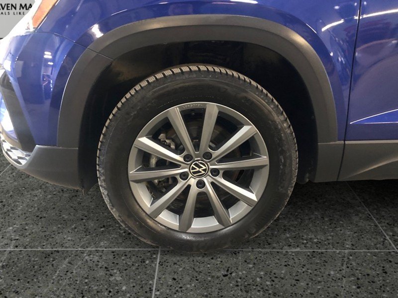 2023 Volkswagen Taos Highline 4MOTION | 2 Sets of Wheels Included!