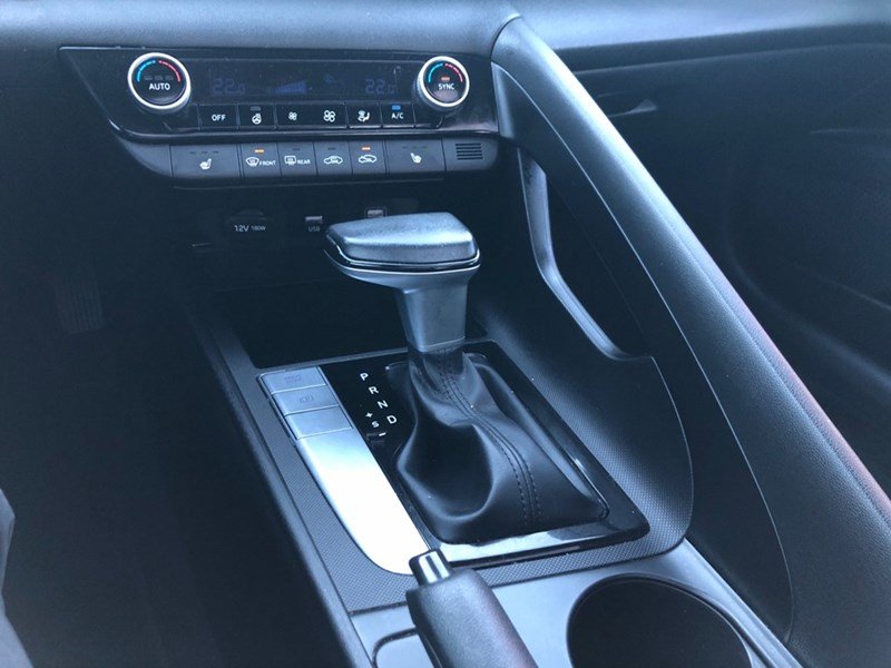 2021 Hyundai Elantra Preferred IVT w/Sun &Tech Pkg | 2 Sets of Tires