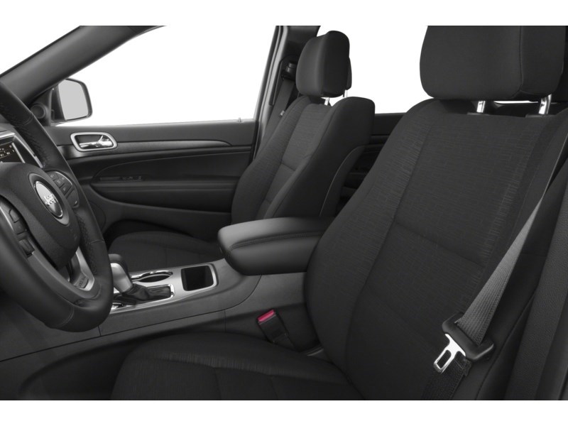 2019 Jeep Grand Cherokee Altitude 4x4 | 3.6L PENTASTAR VVT V6 Interior Shot 4