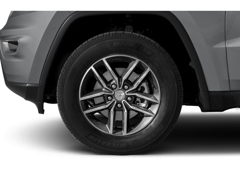 2017 Jeep Grand Cherokee 4WD 4dr Limited Exterior Shot 5
